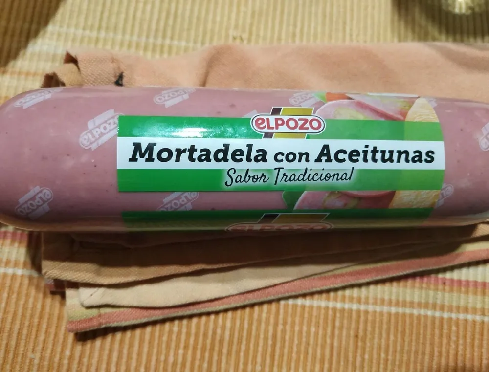 Mortadela con aceitunas
