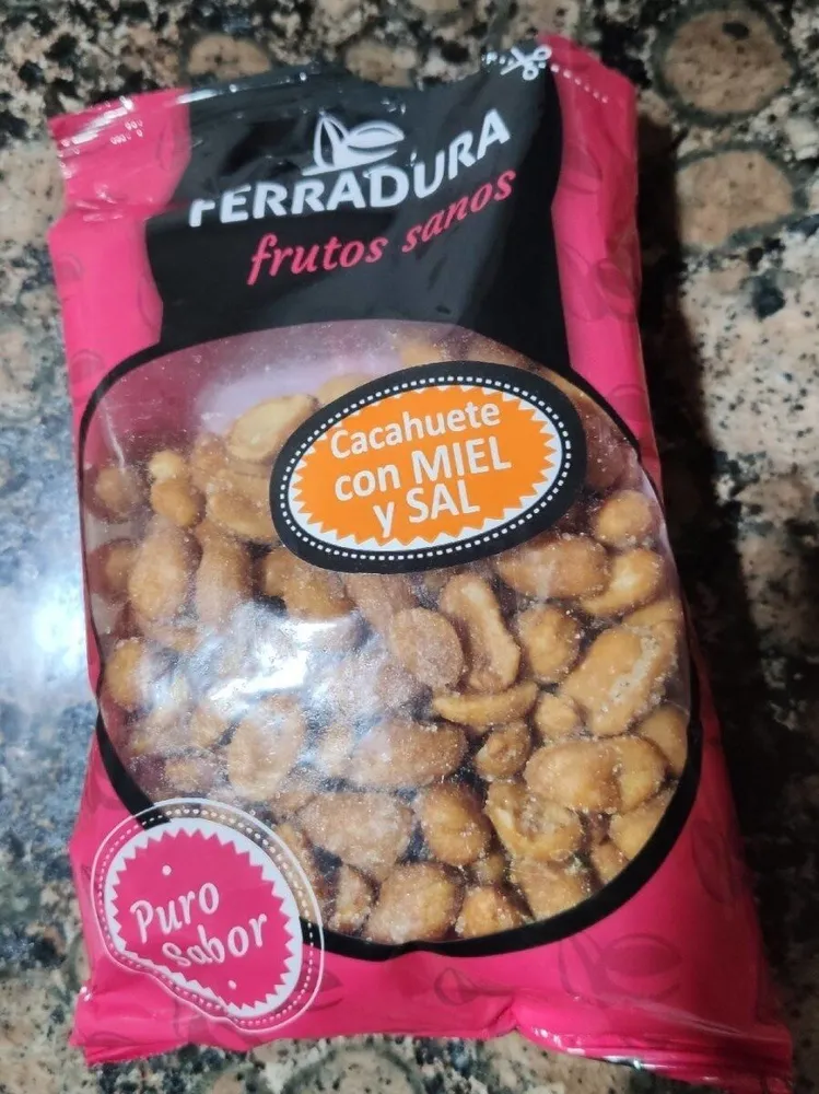 Cacahuete con miel y sal