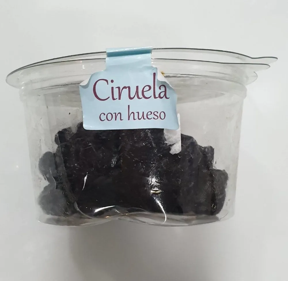 Ciruela con hueso