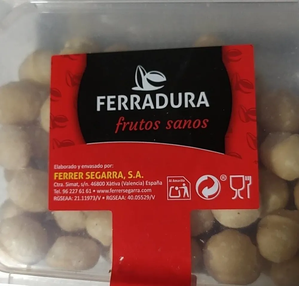 Nuez macadamia cruda
