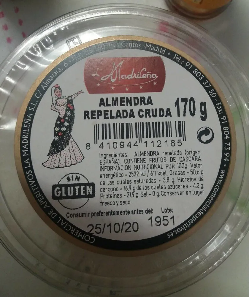 Almendra revelada cruda