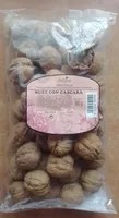 Nuez con cáscara