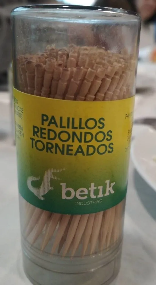 Palillos redondos torneados