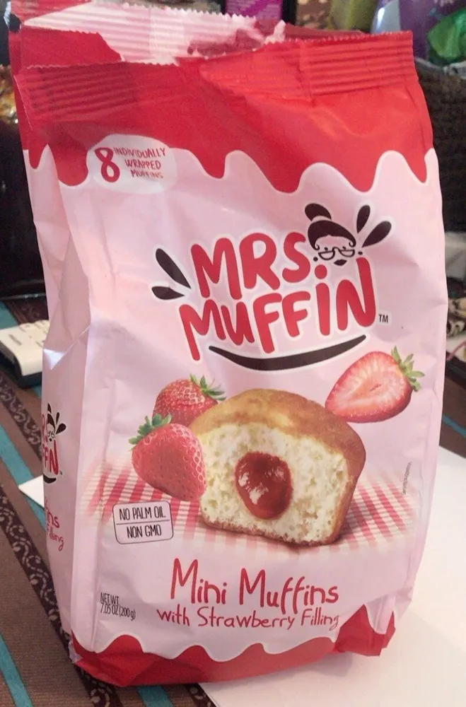 Mini Muffins with Strawberry Filling