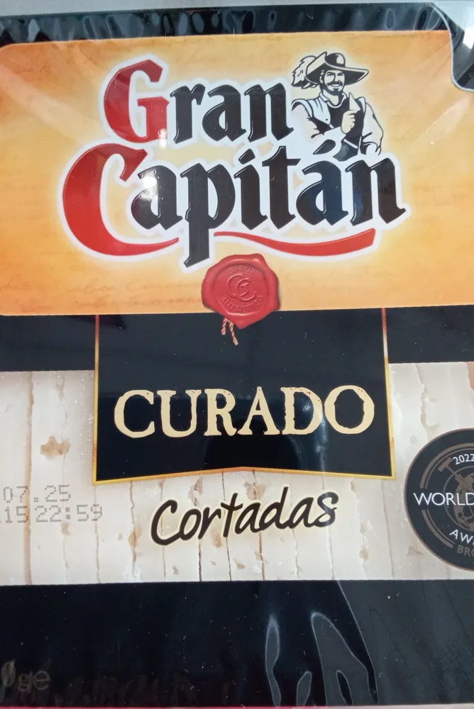 Queso curado cortadas