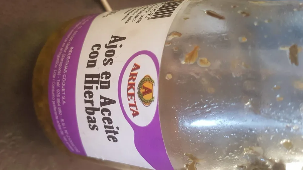 Ajos en aceite con hierbas