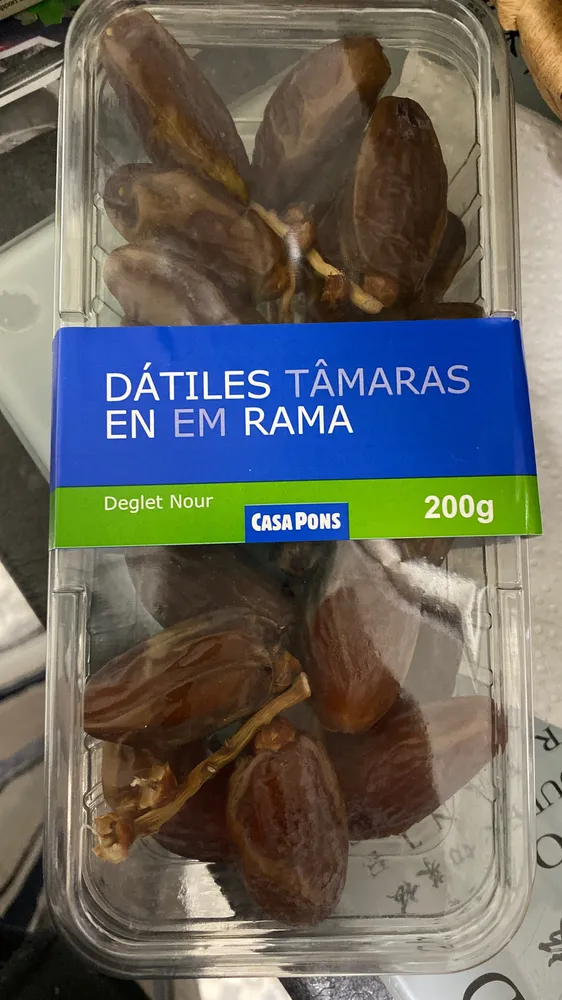 Dátiles en rama