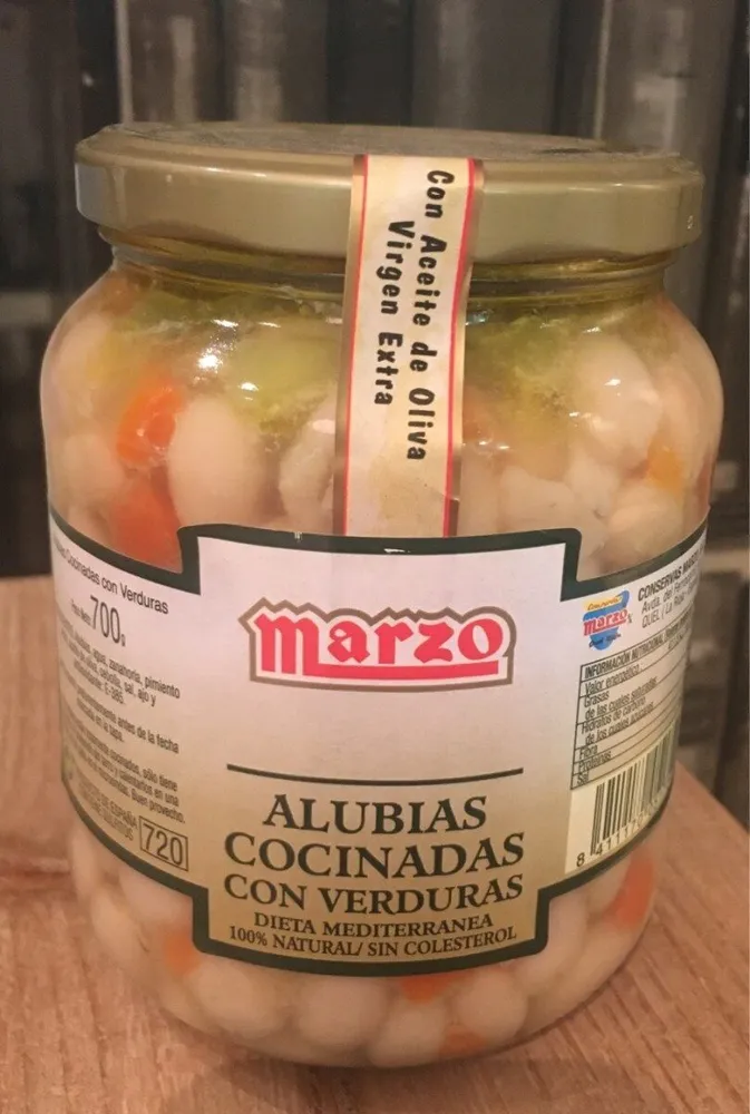 Alubias cocinadas con verduras