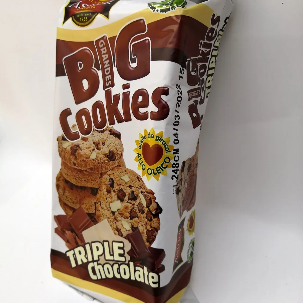 Big cookies triple chocolate