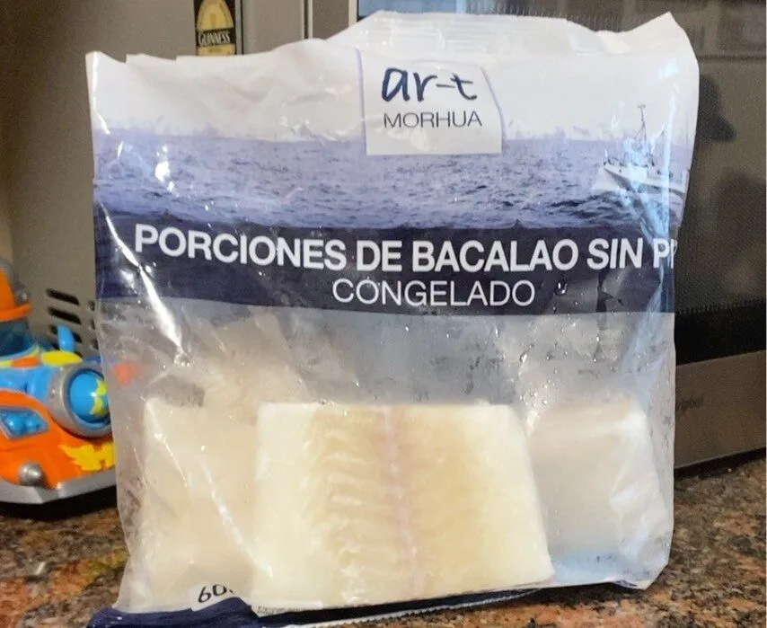 Porciones de bacalao sin piel congelado