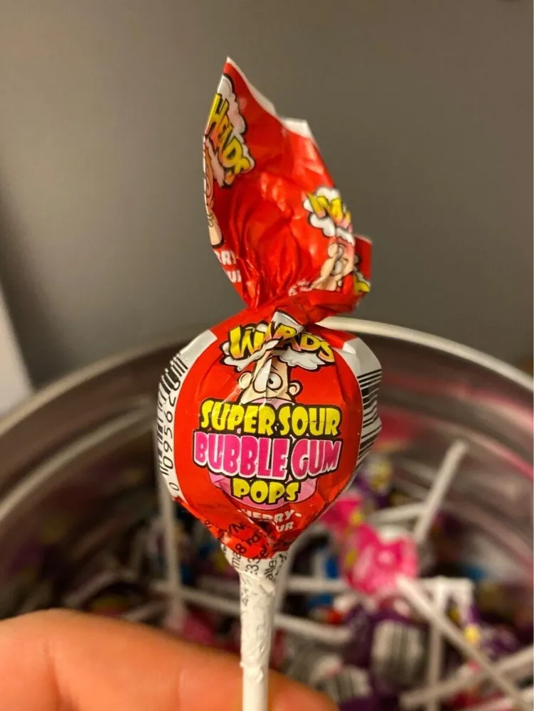 Super sour bubble gum pops