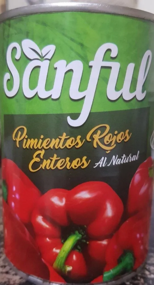 Pimientos rojos enteros