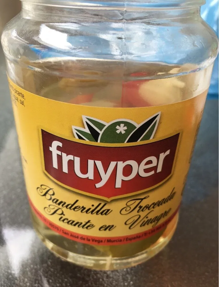 Banderilla troceada picante en vinagre