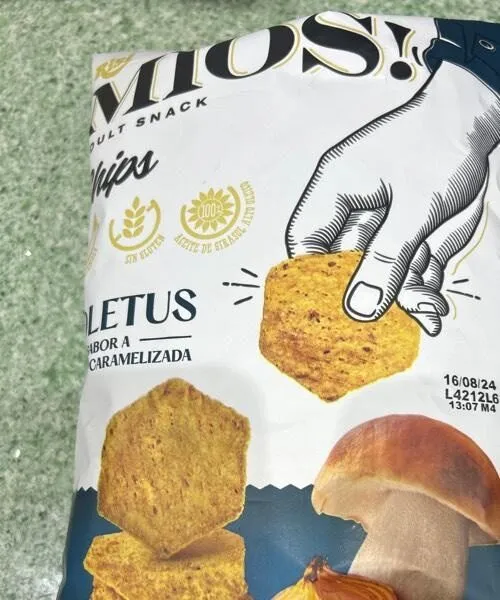 Chips de maíz y boletus
