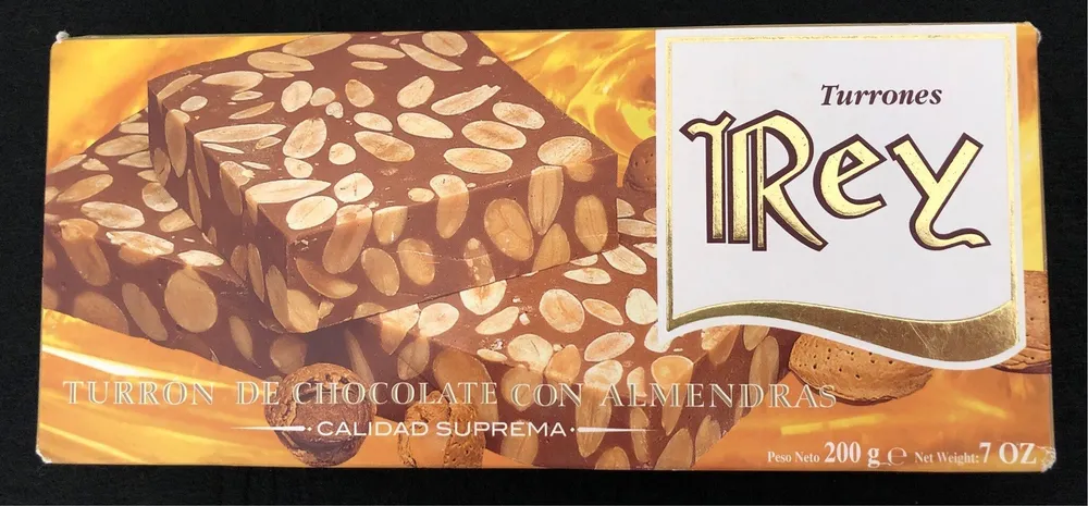 Turrón de chocolate con almendras
