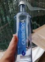 Agua mineral natural