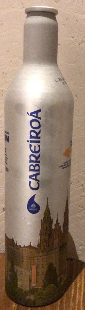 Agua mineral natural