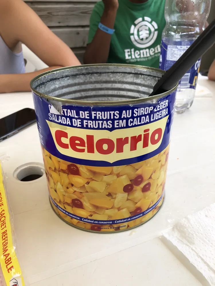 Cocktail de fruits au sirop léger / Salada de frutas em calda ligeira