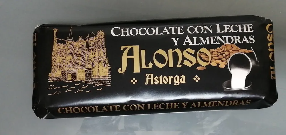 Chocolate con leche y almendras