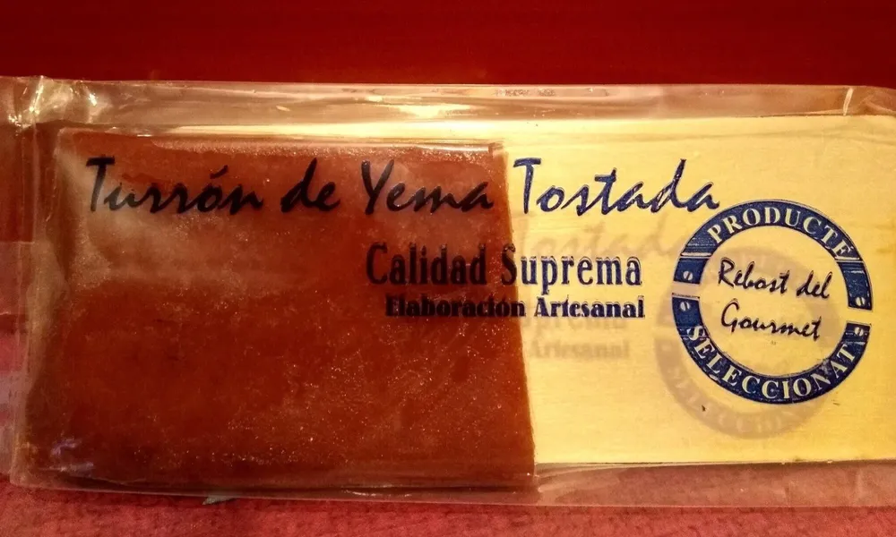 Turrón de yema tostada