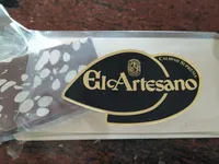 Turrón chocolate con almendras