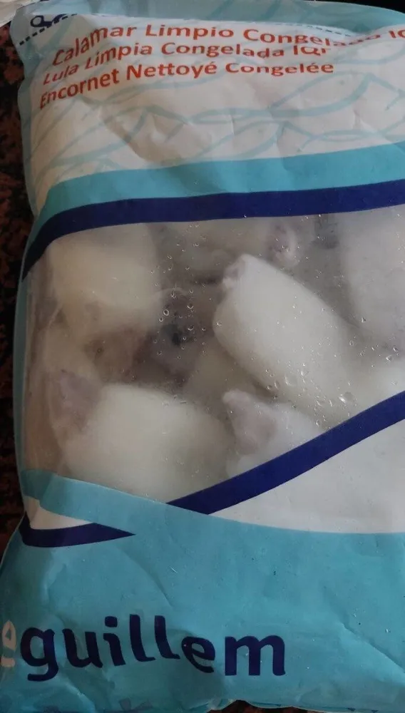 Calamar limpio congelado IQF