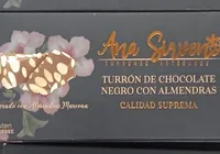 Turrón de chocolate negro con almendras