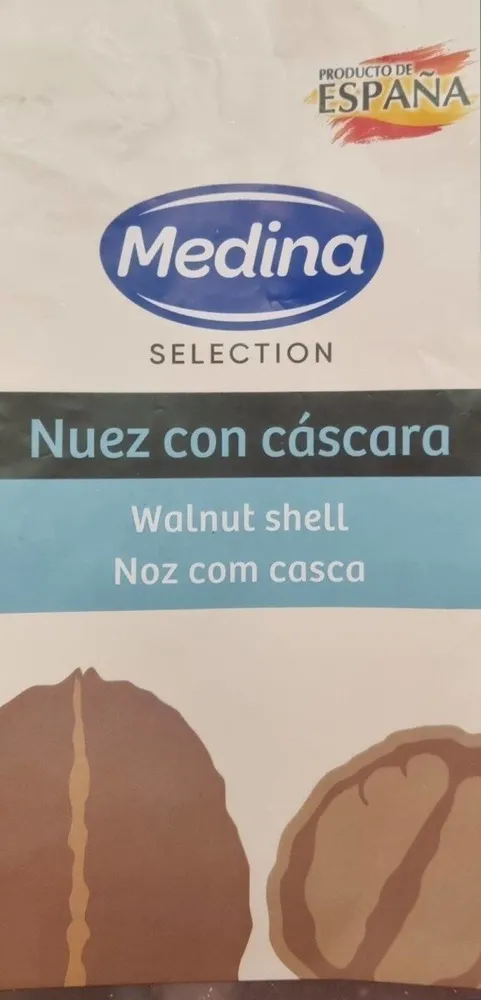 Nuez con cáscara