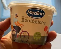 Almendra cruda piel