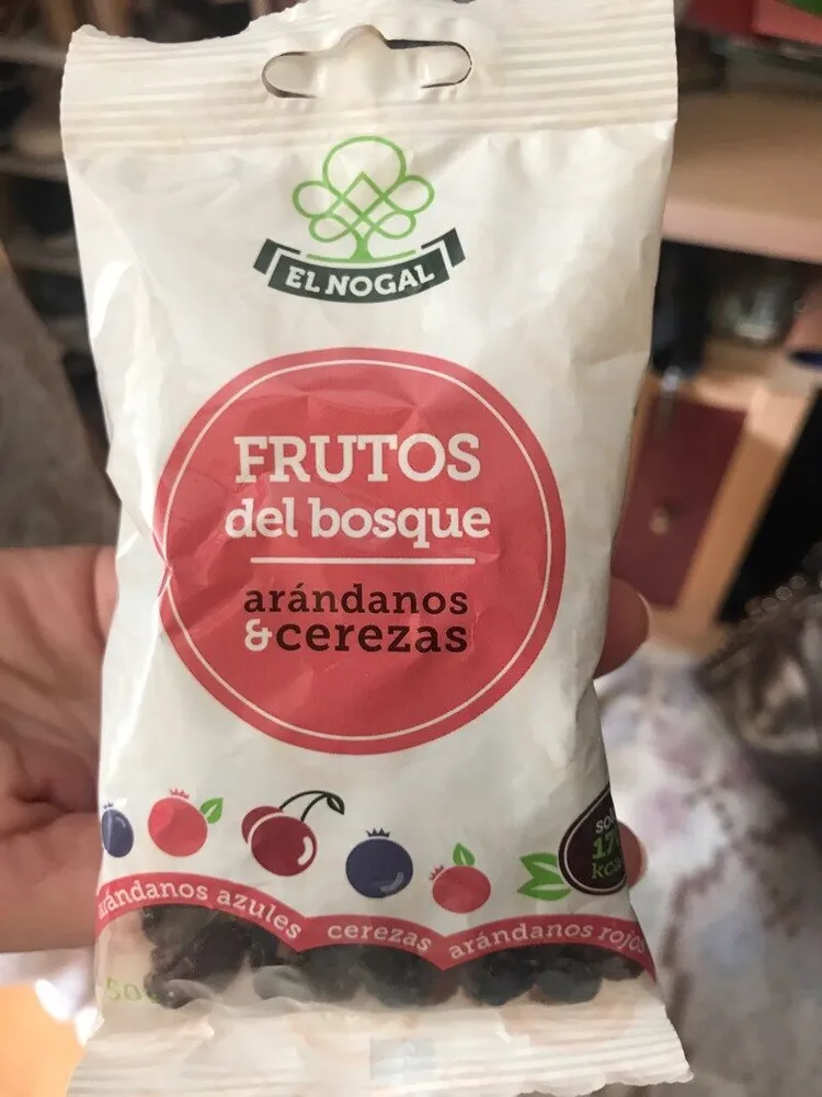 Frutos del bosque Arándanos y cerezas