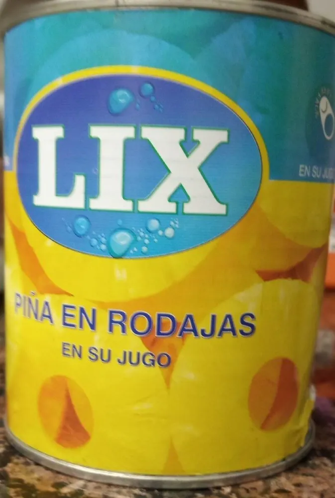 Piña en rodajas en su jugo