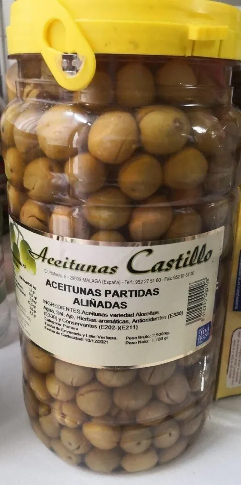 Aceitunas partidas aliñadas