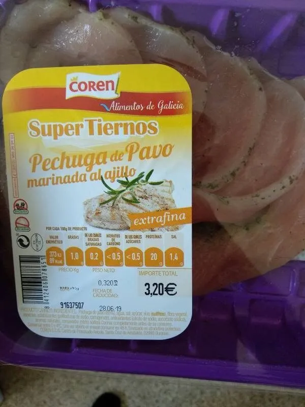 Pechuga de pavo fileteada al ajillo