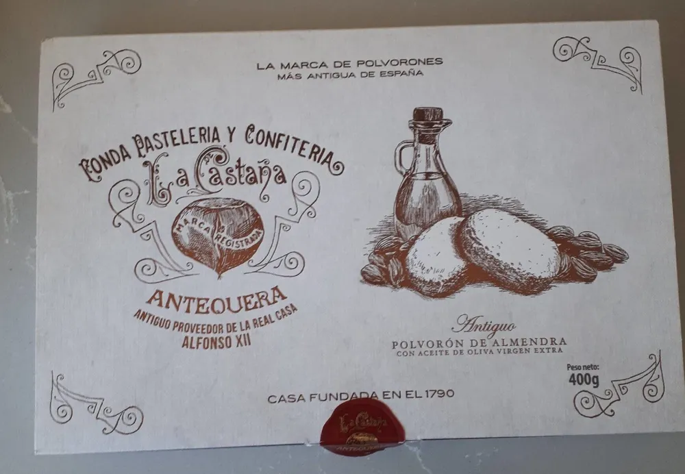 Antiguo polvoron de almendra.