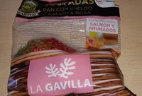 Tostadas  pan con eneldo y pimienta  rosa