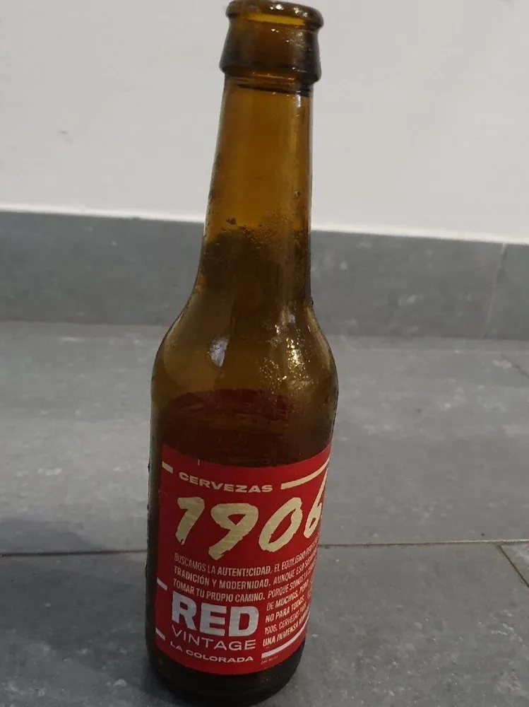 1906 red vintage