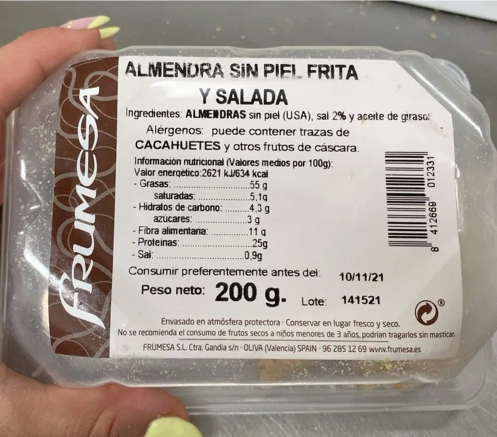 Almendra sin piel frita y salada