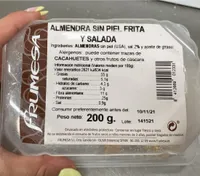 Almendra sin piel frita y salada