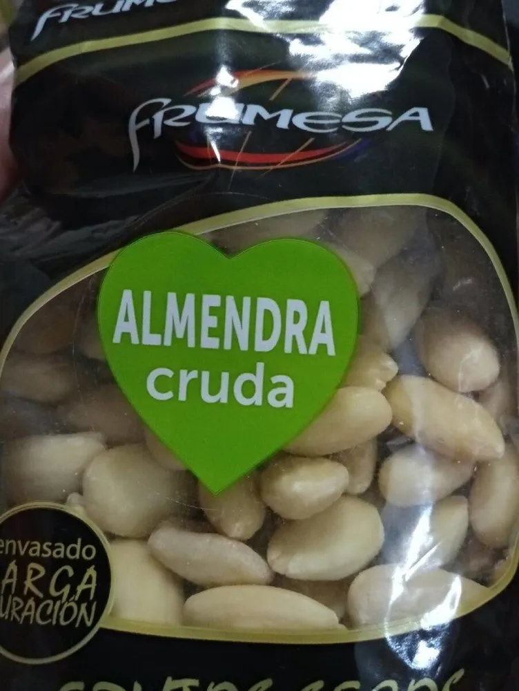 Almendra cruda