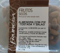 Almendra con piel tostada y salada