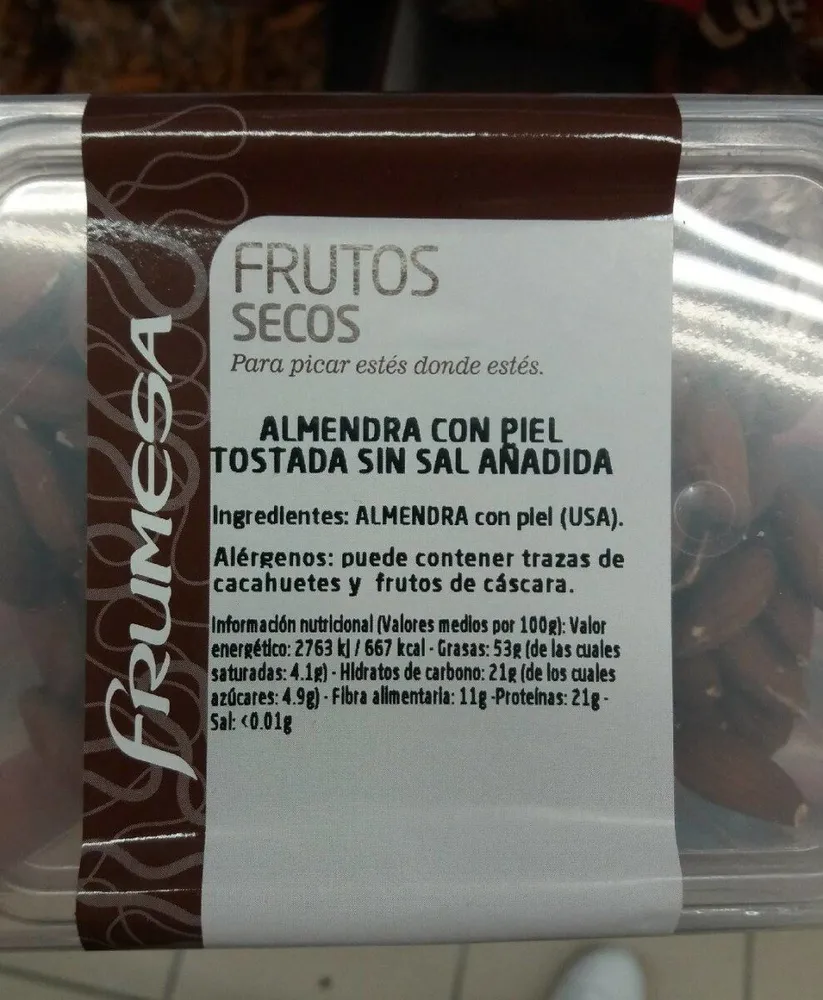 Almendra con piel tostada sin sal añadida