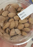 Almendra con cáscara tostada