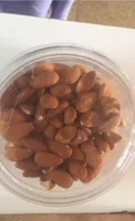 Amande crue avec peau
