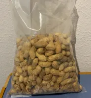 Cacahuete con cáscara tostado