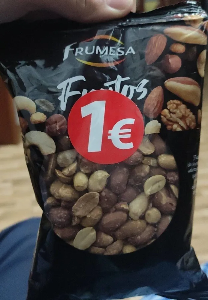 Cacahuete con piel tostado y salado