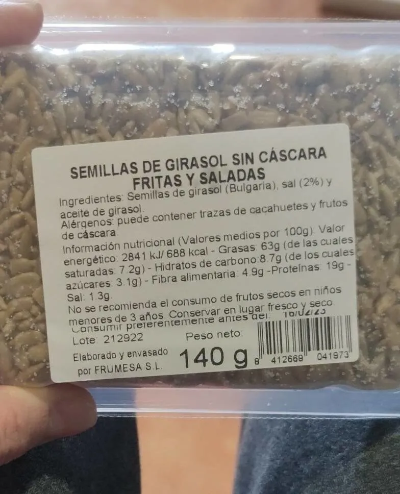 Semillas de girasol sin cáscara fritas y saladas