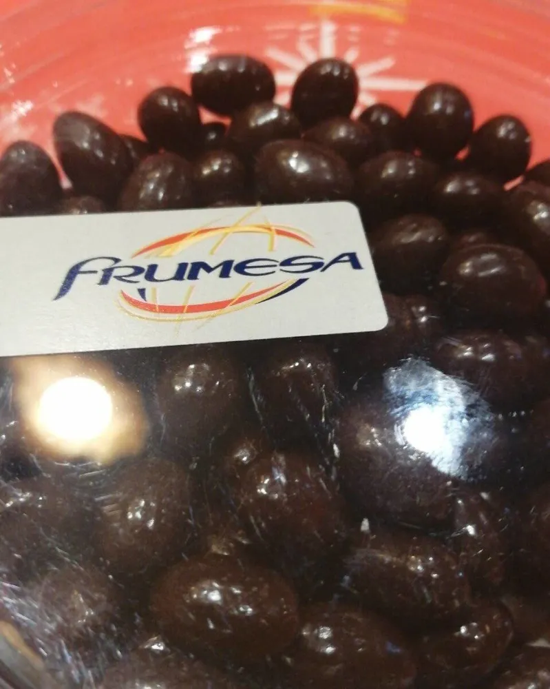 Bombón cacahuete negro