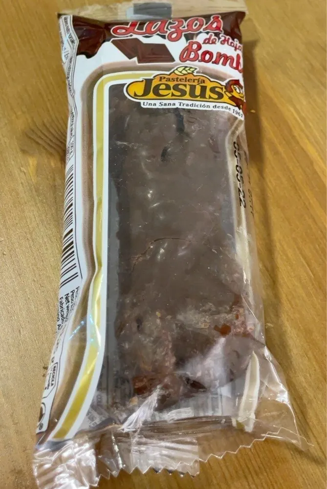 Lazos de hojaldre bombon