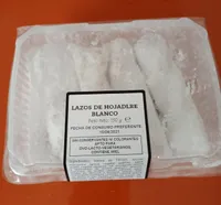 Lazos de hojaldre blanco