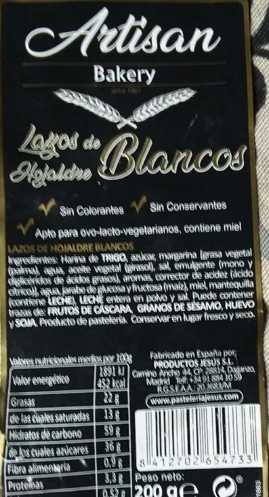 Lazos de hojaldre blancos